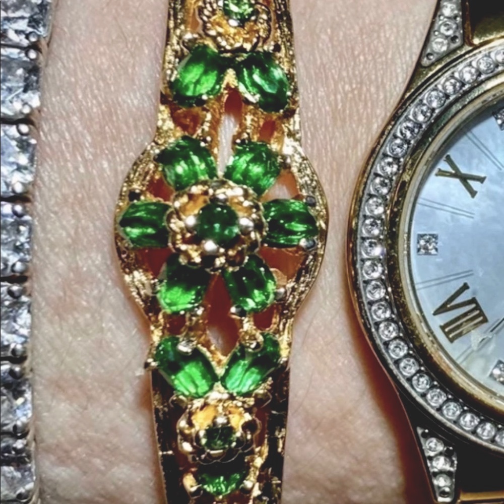 💚Vintage Estate Solid 18k Yellow Gold Genuine Emerald hinged bangle bracelet 💚 - Picture 9 of 10